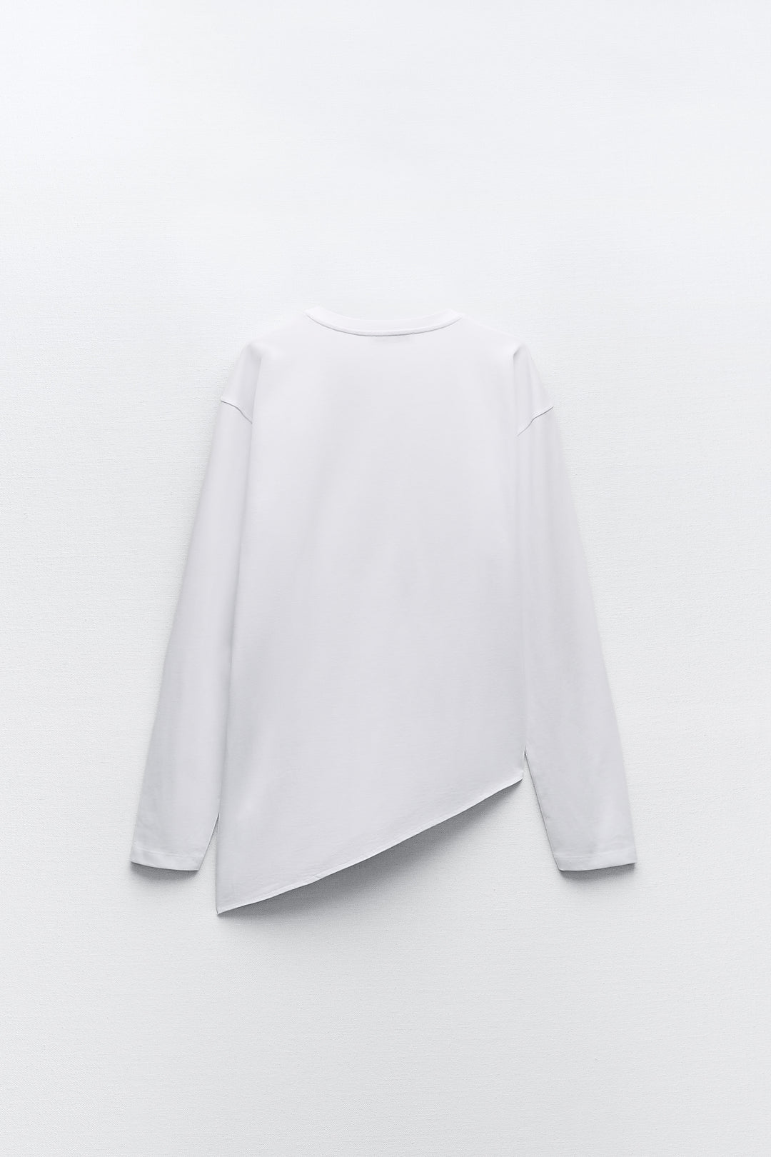 T-shirt drapé asymétrique col rond manches longues