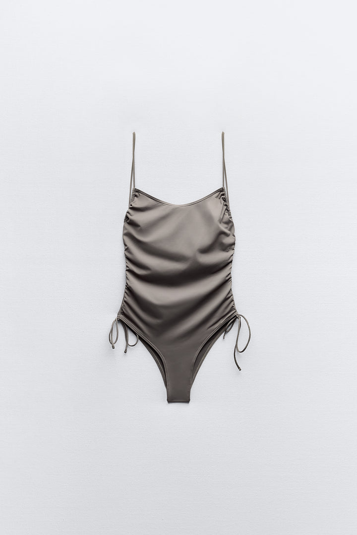Maillot de bain fronces latérales bretelles spaghetti**