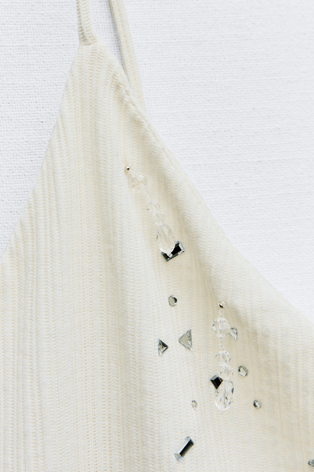 Robe nuisette courte avec détails bijoux