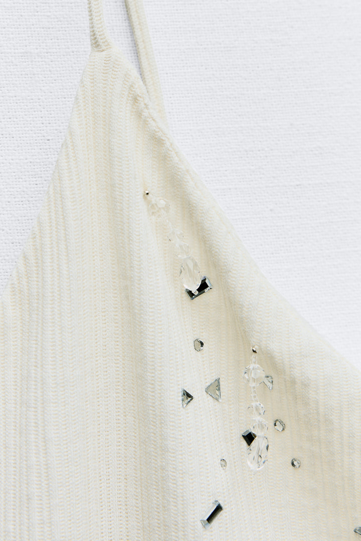 Robe nuisette courte avec détails bijoux