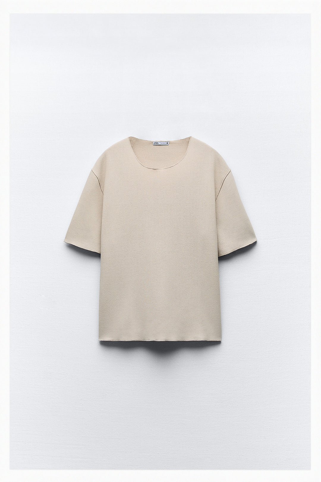 Top minimaliste doux col rond manches courtes**