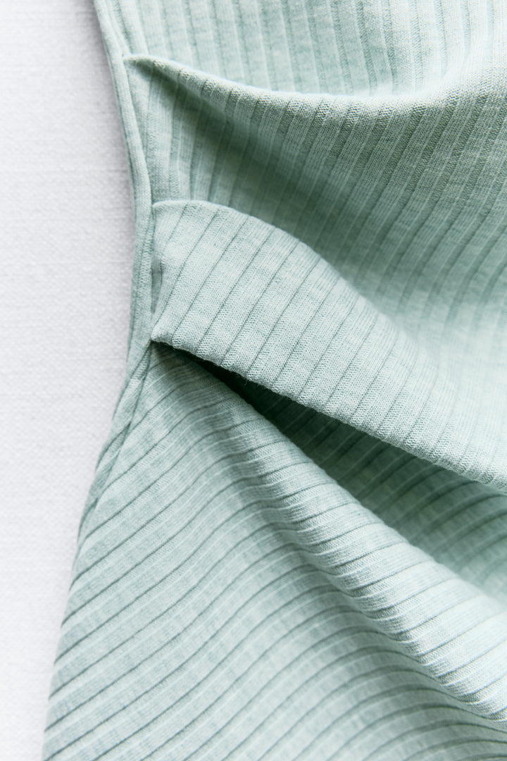 Top asymétrique côtelé sans manches (Ensemble)