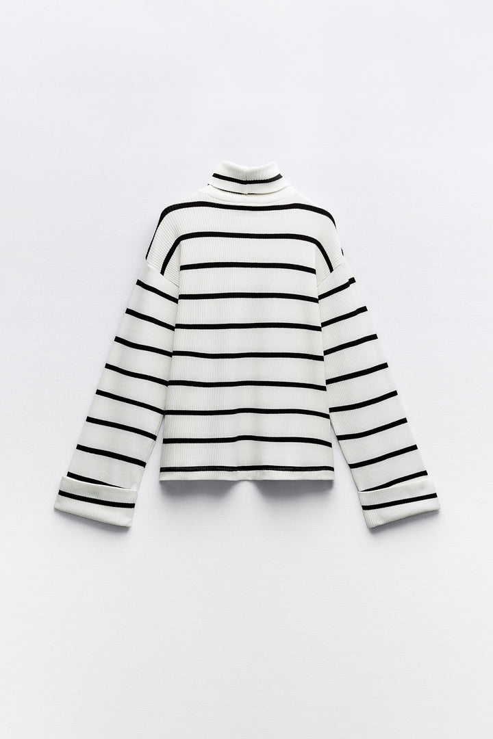 Pull rayé boutons dorés col roulé
