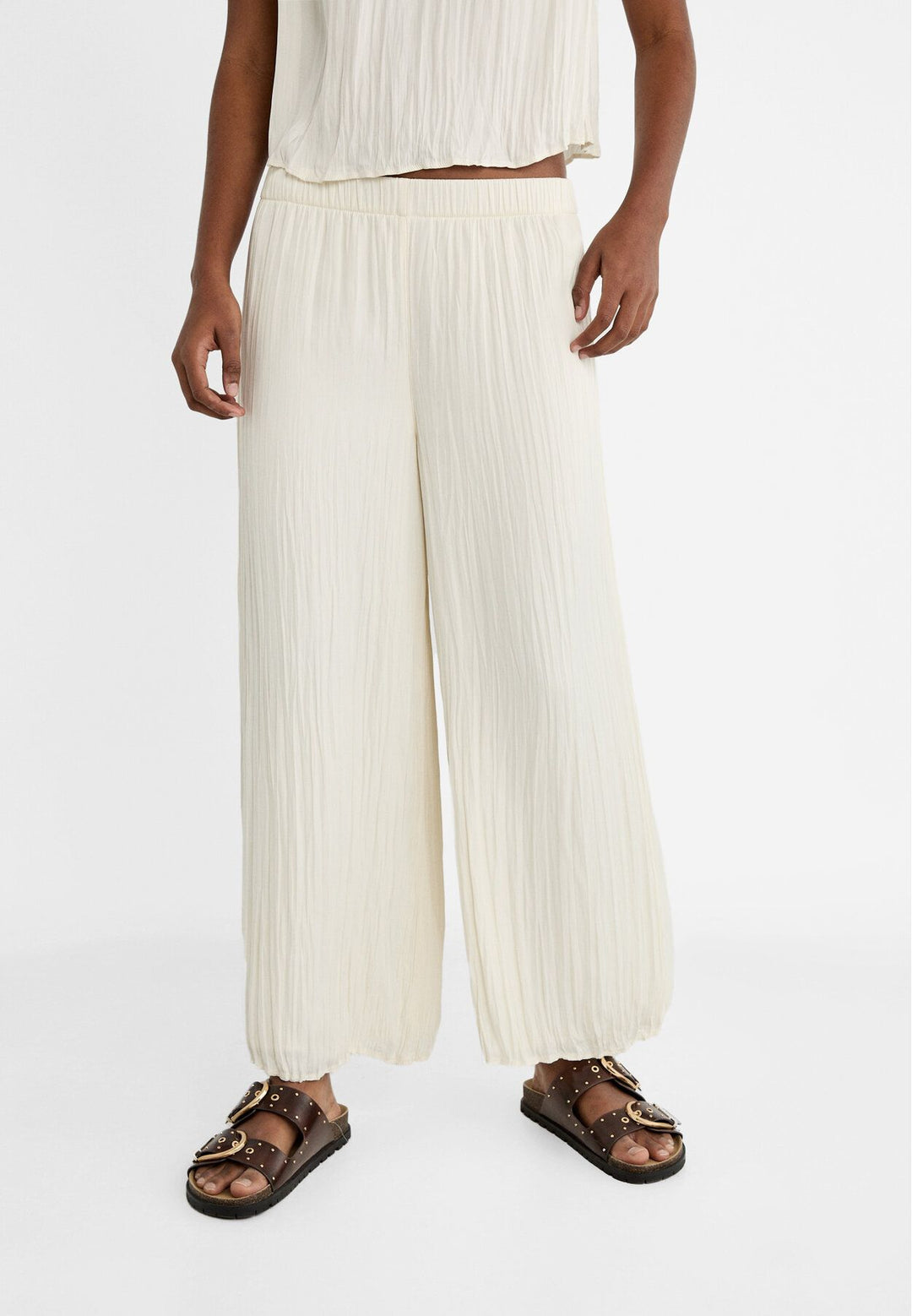 Moudda STRADIVARIUS - Pantalon Culotte en Satin Écru - Tunisie 3