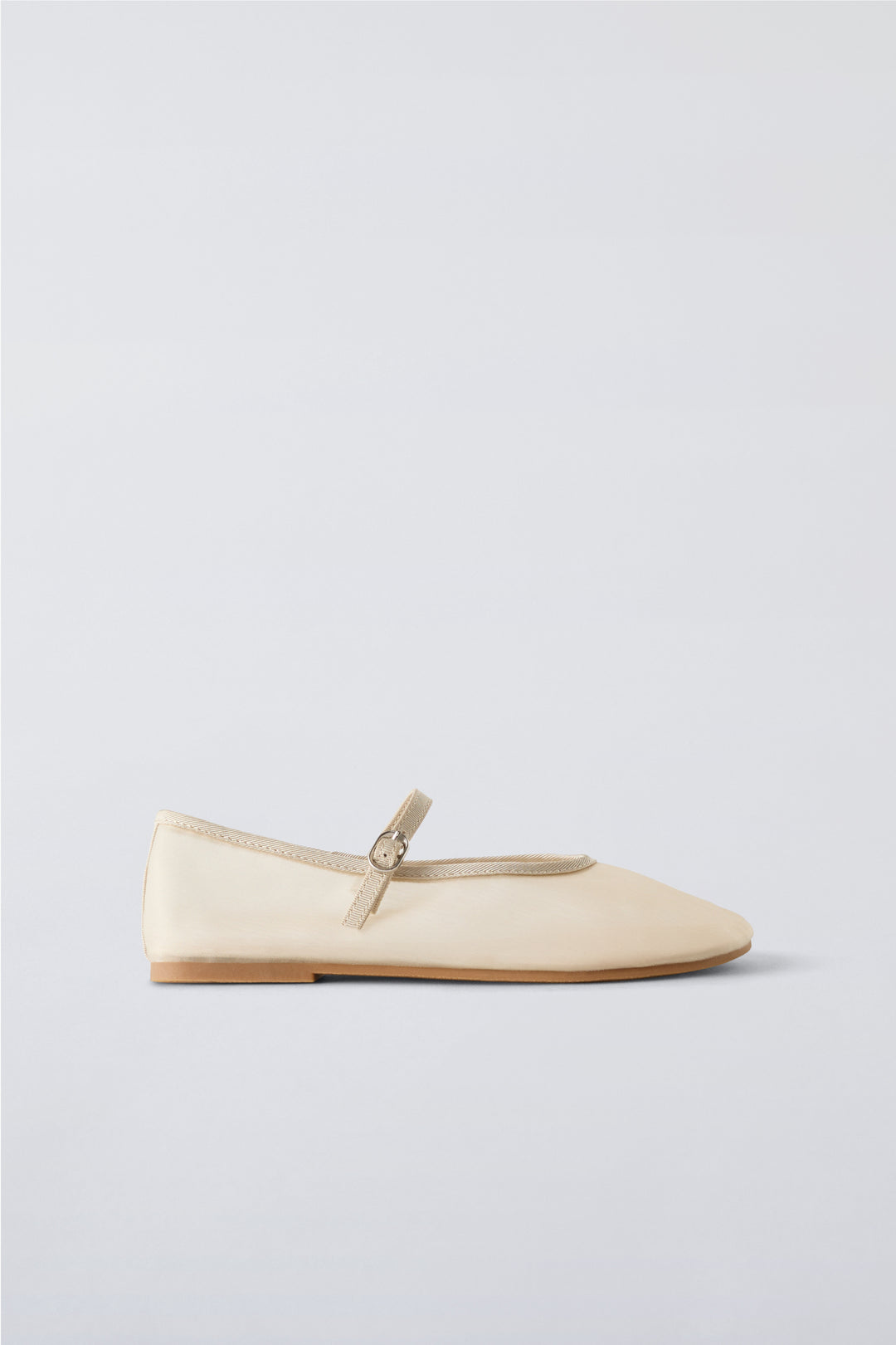 Chaussures type babies (merceditas) en organza