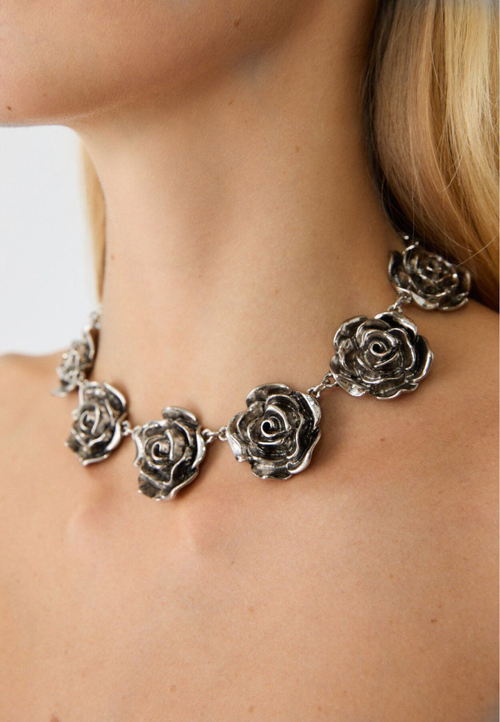 Moudda STRADIVARIUS - Collier Roses - Tunisie 5