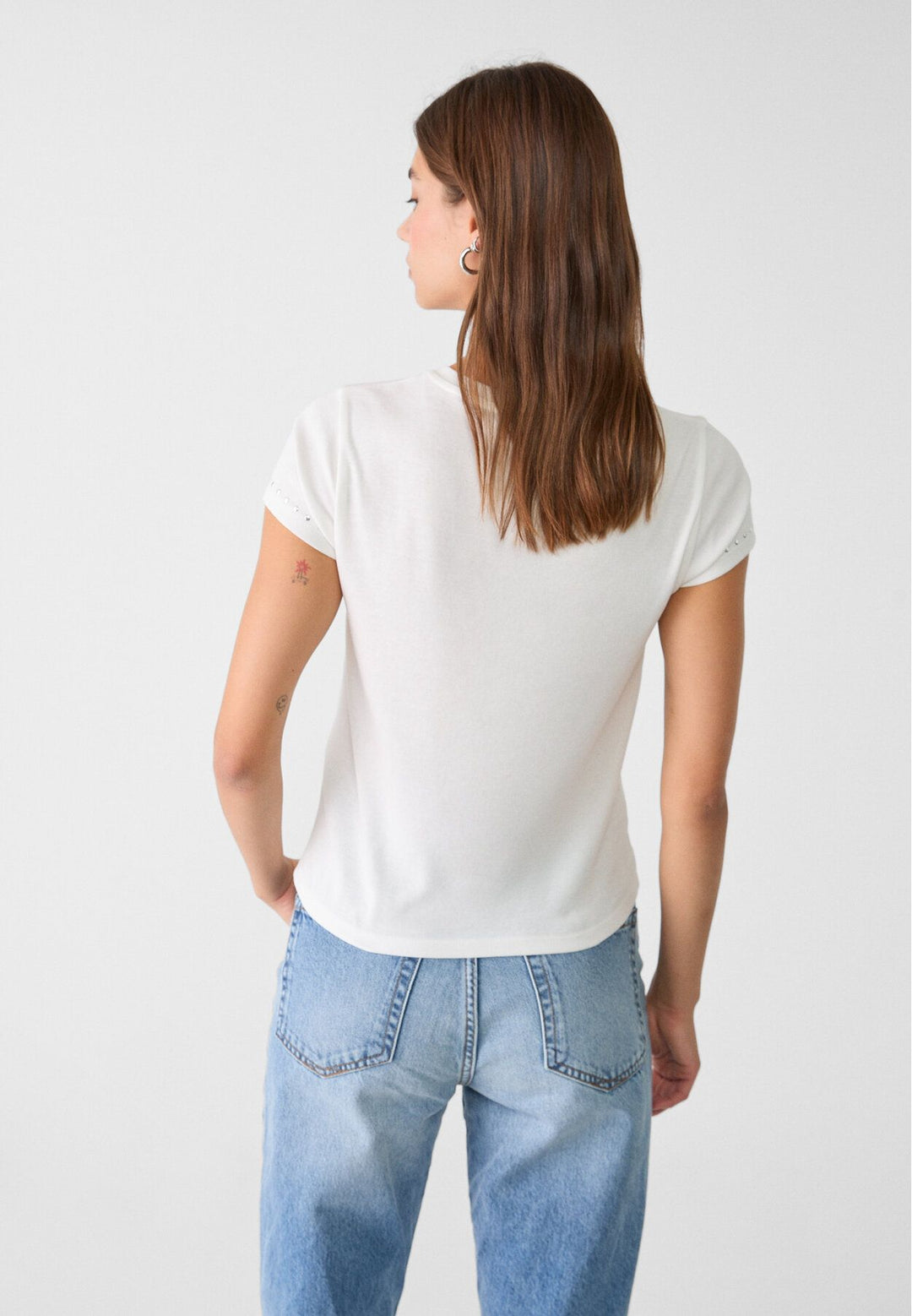 Moudda STRADIVARIUS - T-Shirt Regular M/C Col Rond Fitted avec Détail Clous - Tunisie 5