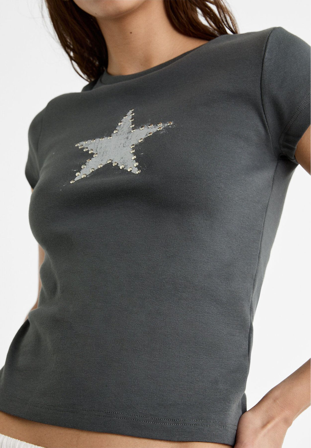 Moudda STRADIVARIUS - T-Shirt M/C Col Rond Imprimé avec Clous - Tunisie 4