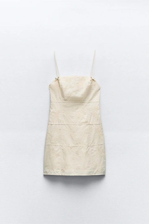 Robe courte à bretelles droite brodée avec lacets