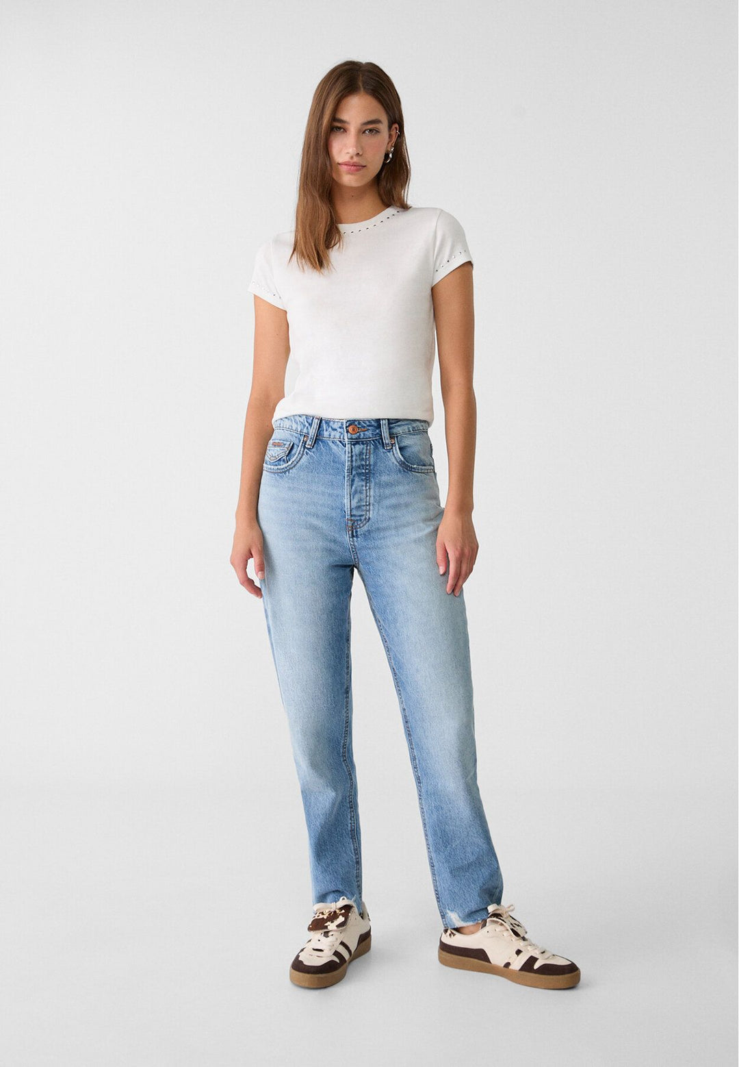 Moudda STRADIVARIUS - T-Shirt Regular M/C Col Rond Fitted avec Détail Clous - Tunisie 3