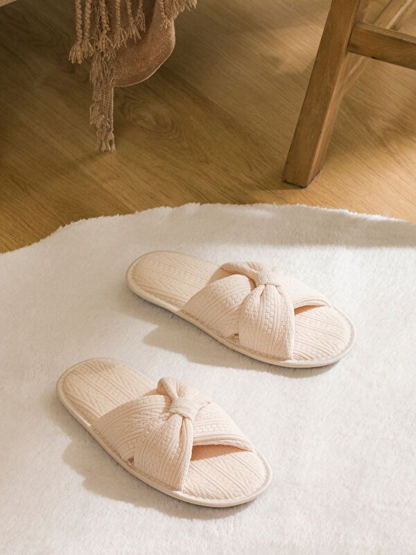 Moudda LC Waikiki - Pantoufles maison Femme Beige - Tunisie 1