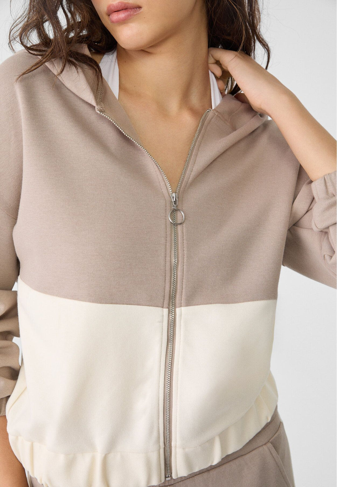 Moudda STRADIVARIUS - Sweat Sport à Capuche à Fermeture en Piqué - Tunisie 4