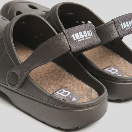 Sabots couleur taupe
