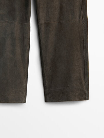 Pantalon daim gris